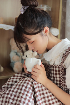 成色AU999.